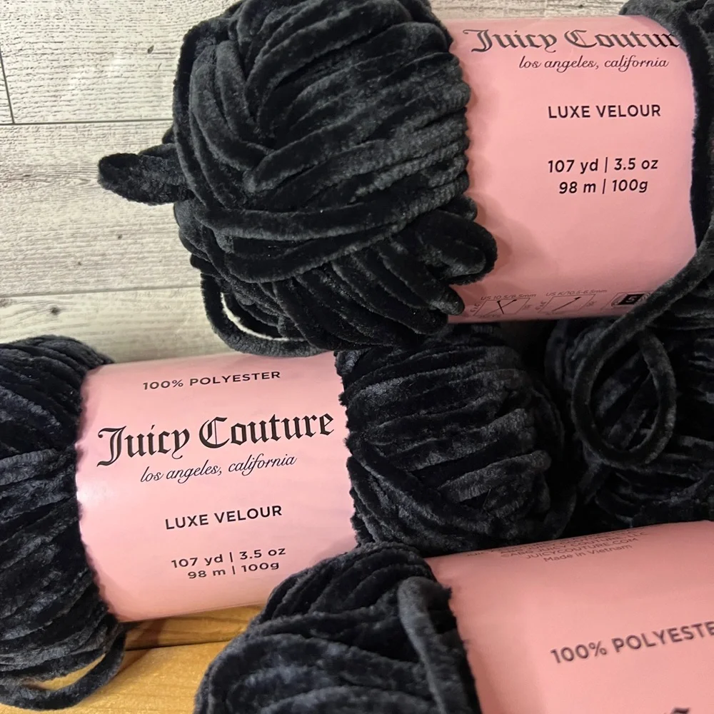 Juicy Couture Luxe Velour Yarn in Black - Picture 3 of 7